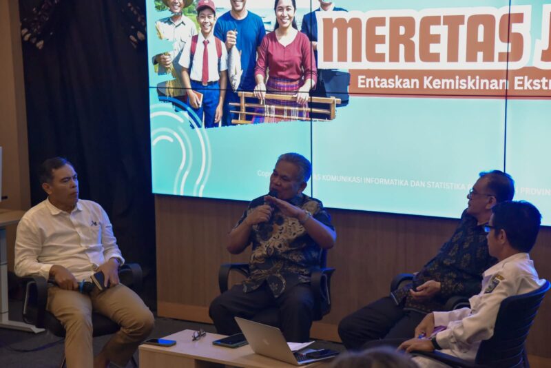 NTB perkuat sinergi lintas sektor melalui dialog strategis guna percepat penanggulangan kemiskinan ekstrem berbasis data dan wilayah.