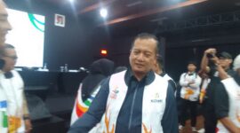 Gubernur  NTB HL Muhamad Iqbal usai konferensi pers persiapan penutupan Fornas VIII NTB yang berlangsung di Lantai 6 Gedung Bank NTB Syariah Islamic Centre, Kamis malam (31/7)