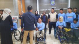 Gubernur NTB  melepas kontingen atlet disabilitas NTB yang akan berlaga di Maybank Marathon 2025 Bali, 24 Agustus 2025.