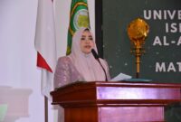 Wagub NTB minta alumni Universitas Islam Al-Azhar jadi teladan, menjaga persatuan bangsa, dan terus menebar rahmat di tengah arus globalisasi.