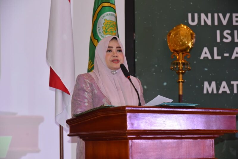 Wagub NTB minta alumni Universitas Islam Al-Azhar jadi teladan, menjaga persatuan bangsa, dan terus menebar rahmat di tengah arus globalisasi.