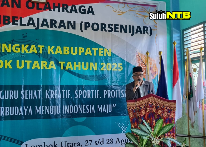 Kadis Dikbudpora KLU H Adenan M. Pd membuka Porsenijar PGRI KLU