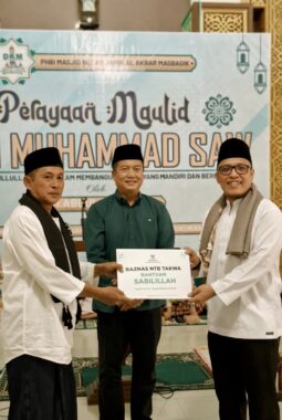 Maulid Nabi di Masbagik, Gubernur Miq Iqbal Ajak Warga NTB Jaga Stabilitas Daerah