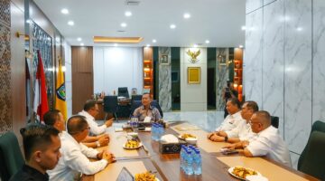 
Gubernur NTB apresiasi peran Kadin sebagai mitra strategis pemerintah, dorong investasi dan Musprov Kadin 2025 sukses.