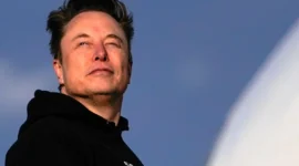 Elon Musk kembali jadi orang terkaya dunia dengan kekayaan Rp 8.300 triliun, berkat lonjakan saham Tesla dan valuasi SpaceX serta xAI.