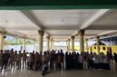 KKN Unram Timba Gading II bersama siswa usai kegiatan edukasi Merariq Kodeq