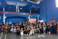 Kebersamaan mahasiswa KKN-PPM UGM bersama warga dalam berbagai program kerja (Dok. KKN-PPM UGM Melodi Aikmel)