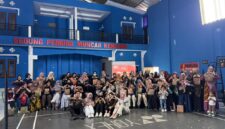 Kebersamaan mahasiswa KKN-PPM UGM bersama warga dalam berbagai program kerja (Dok. KKN-PPM UGM Melodi Aikmel)