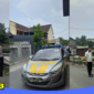 Polisi dari Polsek Ampenan melakukan olah TKP menindaklanjuti kasus begal yang menimpa seorang ibu muda bernama Vanti Liana, Rabu (28/10)